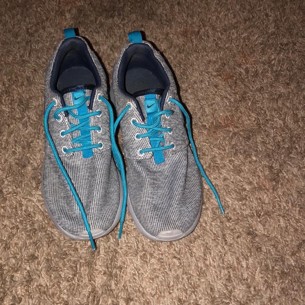 Nike roshe runs